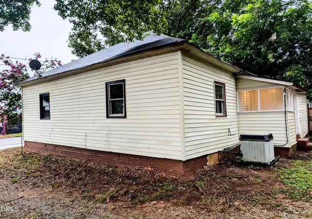 Homes for sale in Burlington, NC | 409 S Anthony St, Burlington, NC 27215 | MLS# 10178014