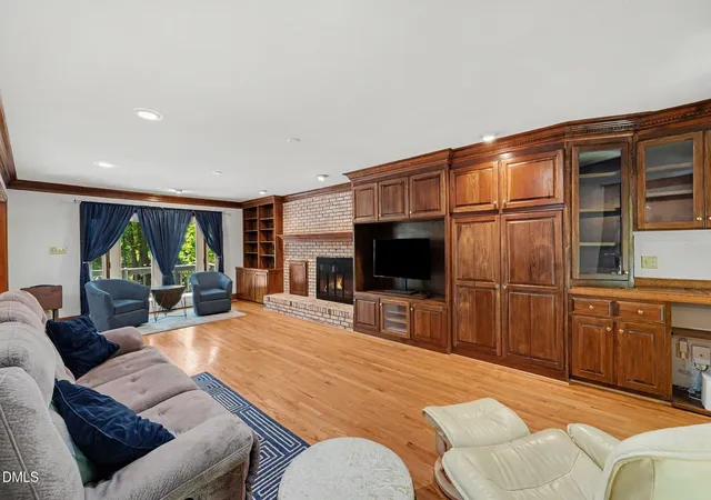 Photo 3 of Sale Pending at 5537 Parkwood Dr, Raleigh, NC 27612 | MLS# 10178053 | Listing updated on 2026-08-24