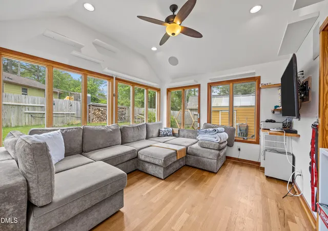 Photo 4 of Single family home for sale at 401 Warren Ave, Cary, NC 27511 | MLS# 10178064 | Listing updated on 2026-09-18