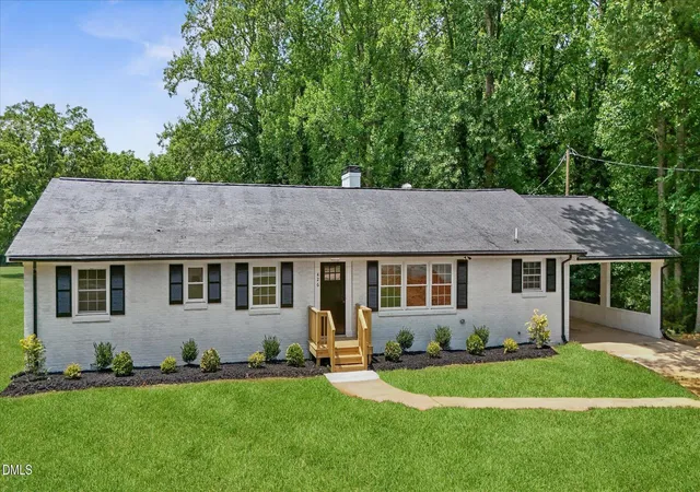 Homes for sale in Mebane, NC | 426 Fitch Dr, Mebane, NC 27302 | MLS# 10179086