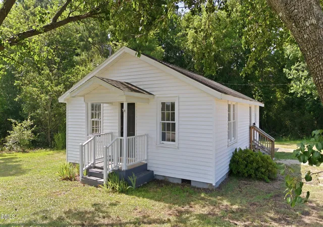 Photo 1 of Single family home for sale at 895 Stewart Rd, Four Oaks, NC 27524 | MLS# 10181195 | Listing updated on 2026-08-04