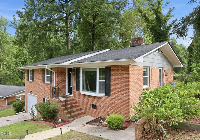 2nd image of 2021 Spruce St, Fayetteville, NC 28303 | MLS# 10181524
