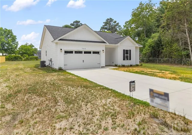 Photo 3 of Single family home for sale at 745 Porter Rd, Hope Mills, NC 28348 | MLS# 765431 | Listing updated on 2026-08-18