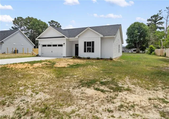 Photo 4 of Single family home for sale at 745 Porter Rd, Hope Mills, NC 28348 | MLS# 765431 | Listing updated on 2026-08-18
