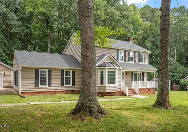Photo 3 of Single family home for sale at 119 E Stratford Dr, Henderson, NC 27537 | MLS# 10178096 | Listing updated on 2026-09-25