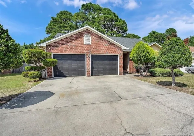 2nd image of 1040 Alexwood Dr, Hope Mills, NC 28348 | MLS# 765114