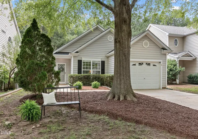 2nd image of 8421 Whisper Ridge Pl, Raleigh, NC 27613 | MLS# 10183330