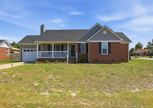 1st image of 627 Sunnybrook Dr, Hope Mills, NC 28348 | MLS# 765226