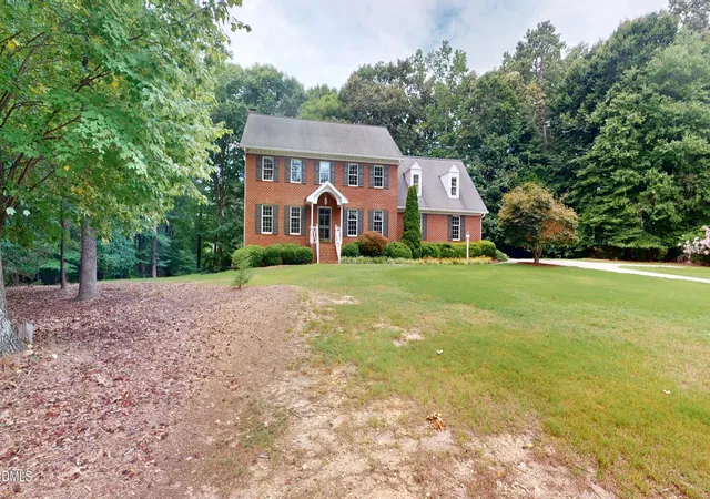 Photo 4 of Sale Pending at 5005 Fielding Dr, Raleigh, NC 27606 | MLS# 10178936 | Listing updated on 2026-08-17