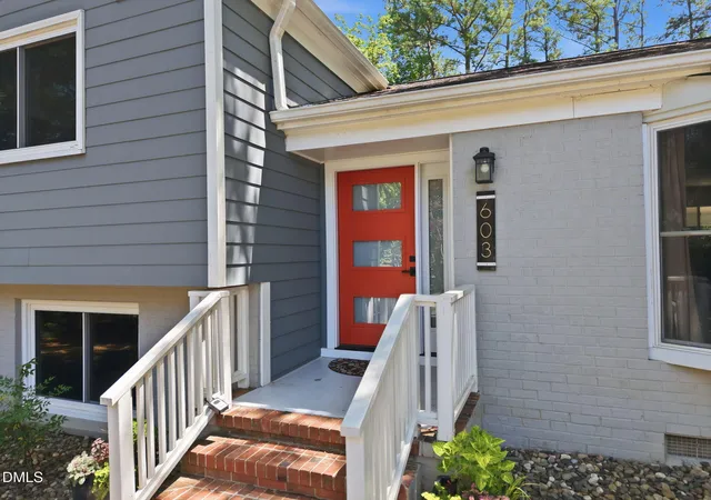 Homes for sale in Chapel Hill, NC | 603 N Estes Dr, Chapel Hill, NC 27514 | MLS# 10178156