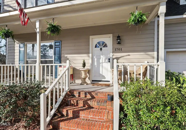 Homes for sale in Raleigh, NC | 1701 Point Owoods Ct, Raleigh, NC 27604 | MLS# 10178326