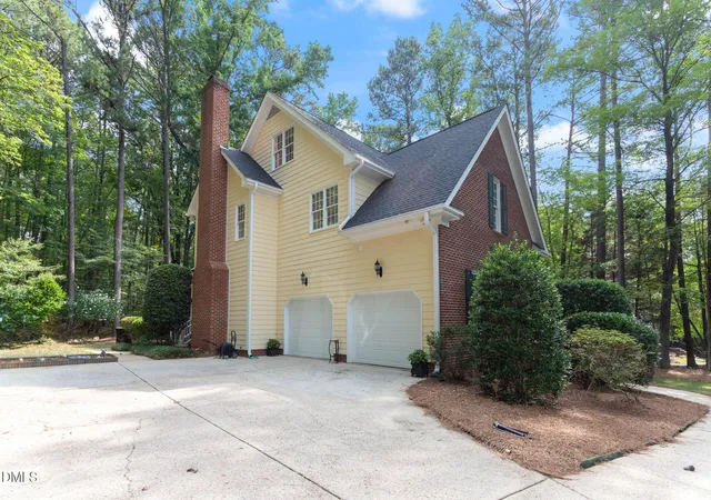 Photo 2 of Single family home for sale at 909 Oak Crk Rd, Raleigh, NC 27615 | MLS# 10178189 | Listing updated on 2026-09-26