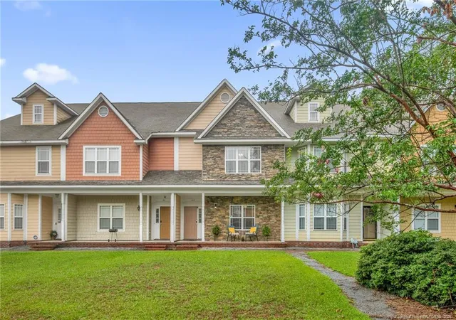 Townhouse for sale at 913 Cora Lee Dr, Fayetteville, NC 28303 | MLS# 765466