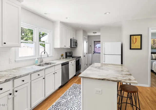 4th image of 1701 N Greensboro St, Carrboro, NC 27510 | MLS# 10178589