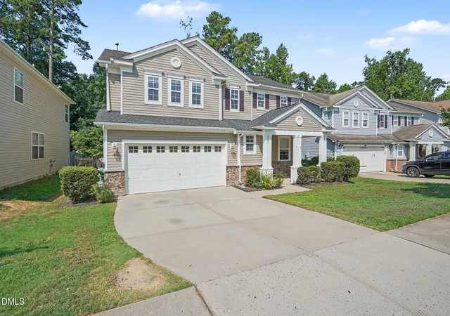 3rd image of 409 Ashdale Dr, Fuquay Varina, NC 27526 | MLS# 10178236