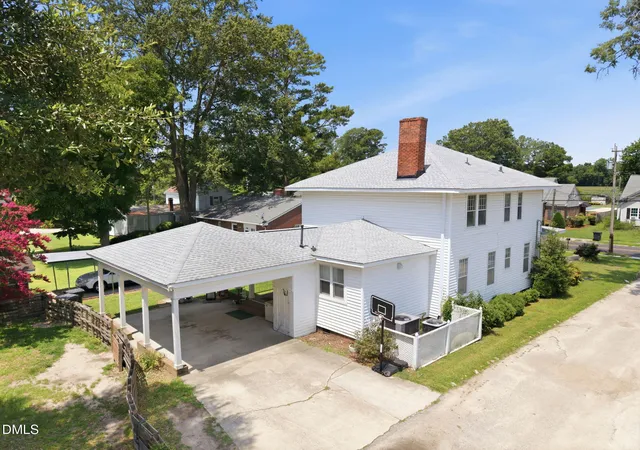 Photo 4 of Single family home for sale at 501 S Main St, Stantonsburg, NC 27883 | MLS# 10178410 | Listing updated on 2026-09-08