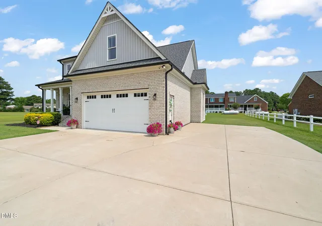 2nd image of 748 Old School Rd, Four Oaks, NC 27524 | MLS# 10178302