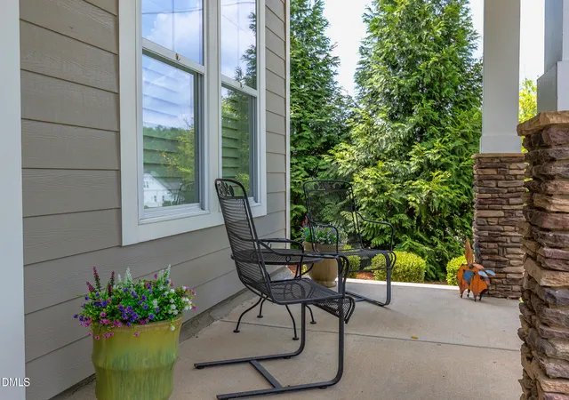 Photo 2 of Sale Pending at 60 Middleton Pl, Chapel Hill, NC 27516 | MLS# 10178779 | Listing updated on 2026-09-13