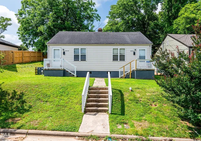 1st image of 806 Eva St, Durham, NC 27701 | MLS# 10178244