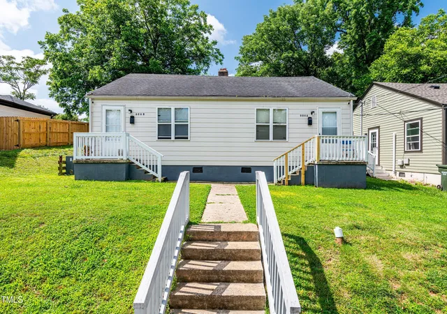 2nd image of 806 Eva St, Durham, NC 27701 | MLS# 10178244