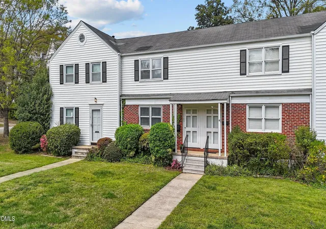 3rd image of 1103 Nichols Dr, Raleigh, NC 27605 | MLS# 10178283
