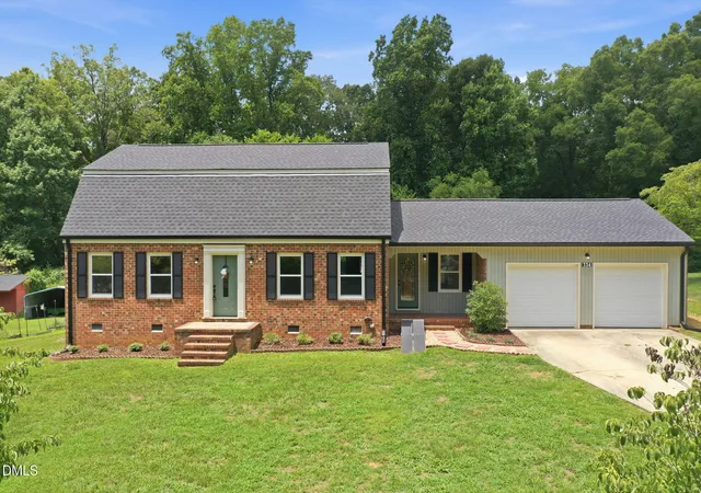 Homes for sale in Graham, NC | 334 Forest Dr, Graham, NC 27253 | MLS# 10178594
