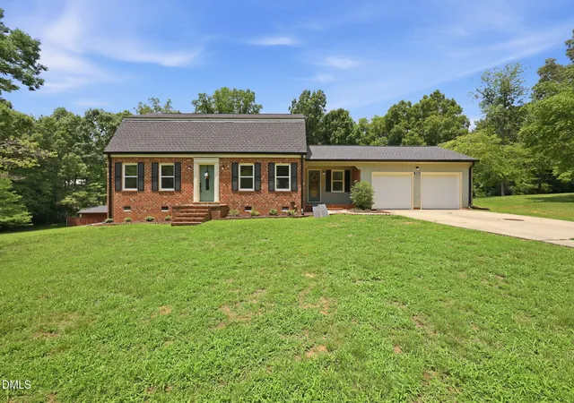 Homes for sale in Graham, NC | 334 Forest Dr, Graham, NC 27253 | MLS# 10178594