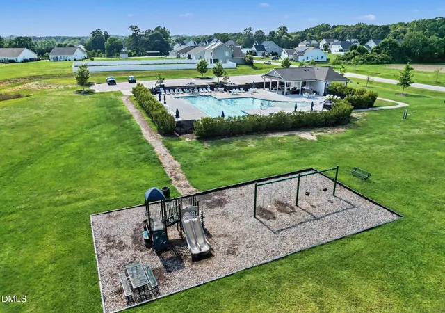 5th image of 608 Barbour Farm Ln, Four Oaks, NC 27524 | MLS# 10179348