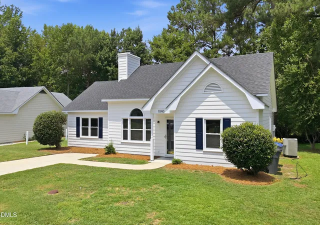Photo 3 of Single family home for sale at 1040 Southbriar Dr, Rocky Mount, NC 27804 | MLS# 10179058 | Listing updated on 2026-09-17