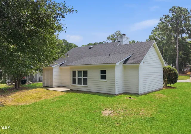 Photo 3 of Single family home for sale at 1040 Southbriar Dr, Rocky Mount, NC 27804 | MLS# 10179058 | Listing updated on 2026-09-17