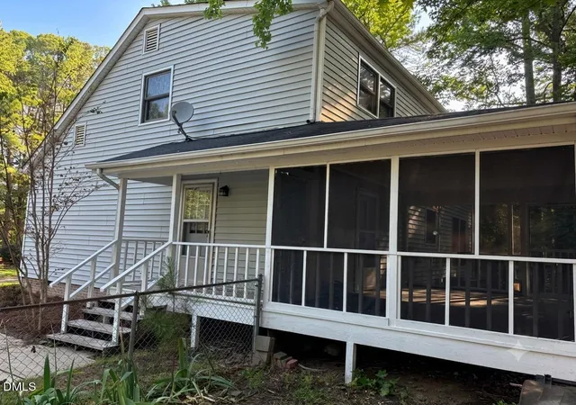 2nd image of 2909 Scuppernong Ln, Durham, NC 27703 | MLS# 10179098