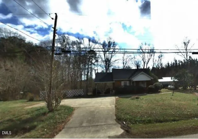 Photo 10 of Sale Pending at 580 Us Hwy 158 Bus E, Warrenton, NC 27589 | MLS# 10179579 | Listing updated on 2026-08-12