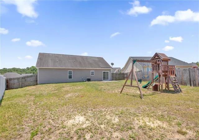 2nd image of 2544 Hunting Bow Dr, Hope Mills, NC 28348 | MLS# 765139