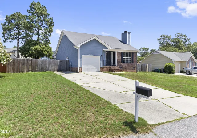 2nd image of 3412 Masters Dr, Hope Mills, NC 28348 | MLS# 10178431