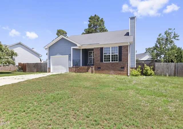 3rd image of 3412 Masters Dr, Hope Mills, NC 28348 | MLS# 10178431