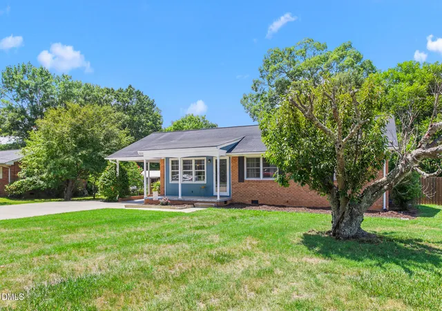 Homes for sale in Burlington, NC | 2315 Lacy St, Burlington, NC 27215 | MLS# 10178424