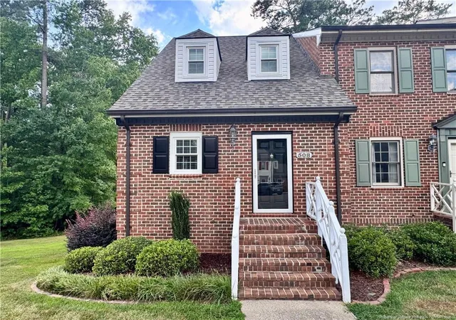 Homes for sale in Sanford, NC | 508 Olde Towne Dr, Sanford, NC 27330 | MLS# 764758
