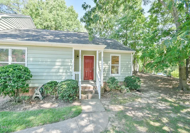 Photo 23 of Sale Pending at 121 Weathersfield Dr, Durham, NC 27713 | MLS# 10180333 | Listing updated on 2026-08-07