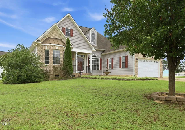 Photo 2 of Single family home for sale at 166 Creekwood Cir, Smithfield, NC 27577 | MLS# 10180129 | Listing updated on 2026-10-04