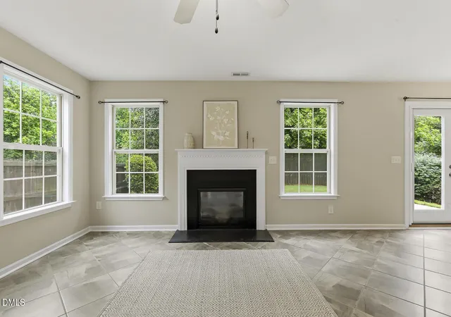 2nd image of 909 Steelhorse Dr, Fuquay Varina, NC 27526 | MLS# 10178846