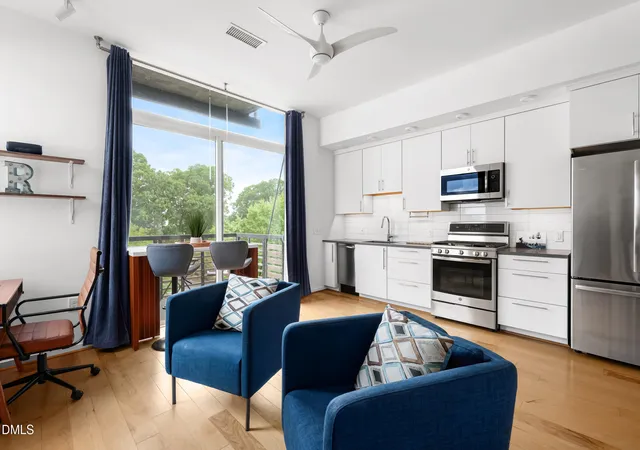 2nd image of 515 N Mangum St, Durham, NC 27701