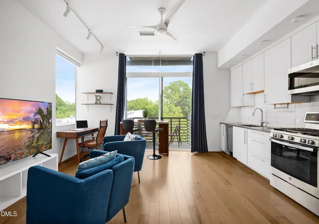 3rd image of 515 N Mangum St, Durham, NC 27701