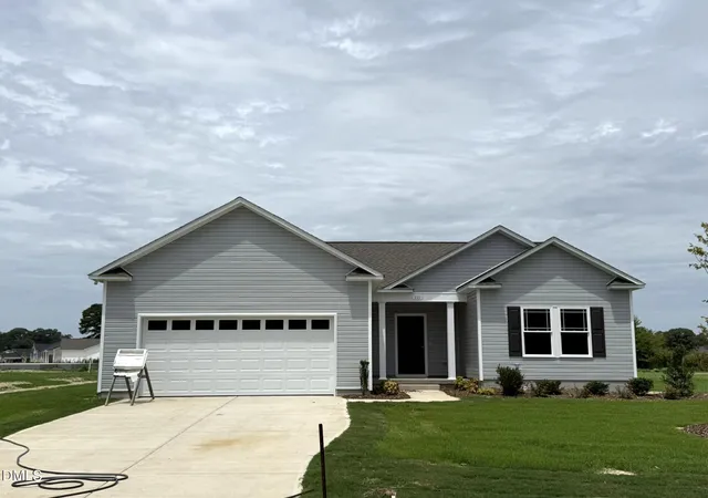 Photo 3 of Single family home for sale at 111 Finch Ln, Four Oaks, NC 27524 | MLS# 10181967 | Listing updated on 2026-08-20