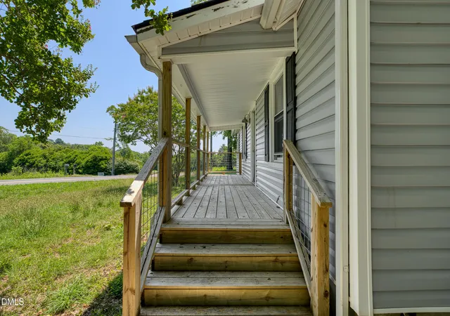 Homes for sale in Mebane, NC | 4956 Thom Rd, Mebane, NC 27302 | MLS# 10178487