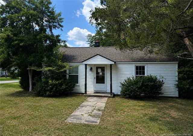 1st image of 5426 Suncrest Dr, Hope Mills, NC 28348 | MLS# 765503