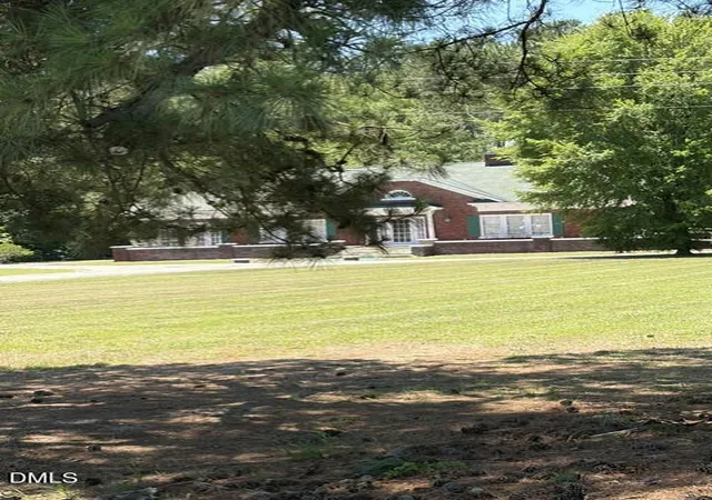 3rd image of 1202 E Cumberland St, Dunn, NC 28334 | MLS# 10180054