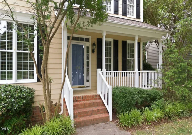 3rd image of 101 Plumtree Wy, Cary, NC 27518 | MLS# 10179174