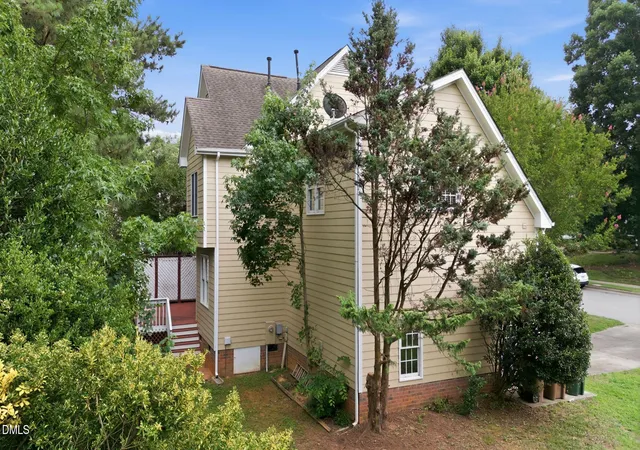 5th image of 101 Plumtree Wy, Cary, NC 27518 | MLS# 10179174