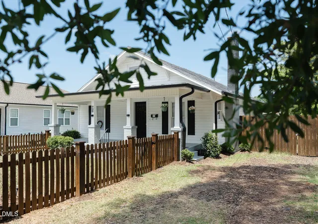 Photo 4 of Single family home for sale at 706 S Magnolia, Dunn, NC 28334 | MLS# 10178483 | Listing updated on 2026-08-24