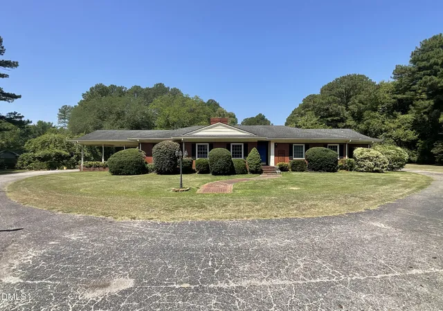 1st image of 1206 E Cumberland St, Dunn, NC 28334 | MLS# 10182796